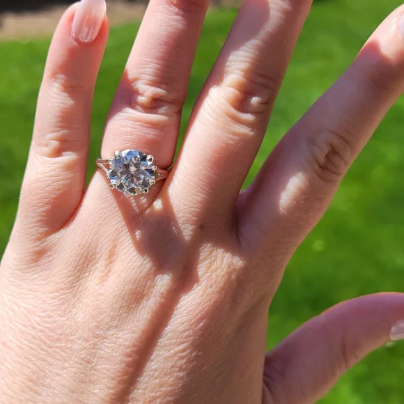 New Certified 4ct moissanitering